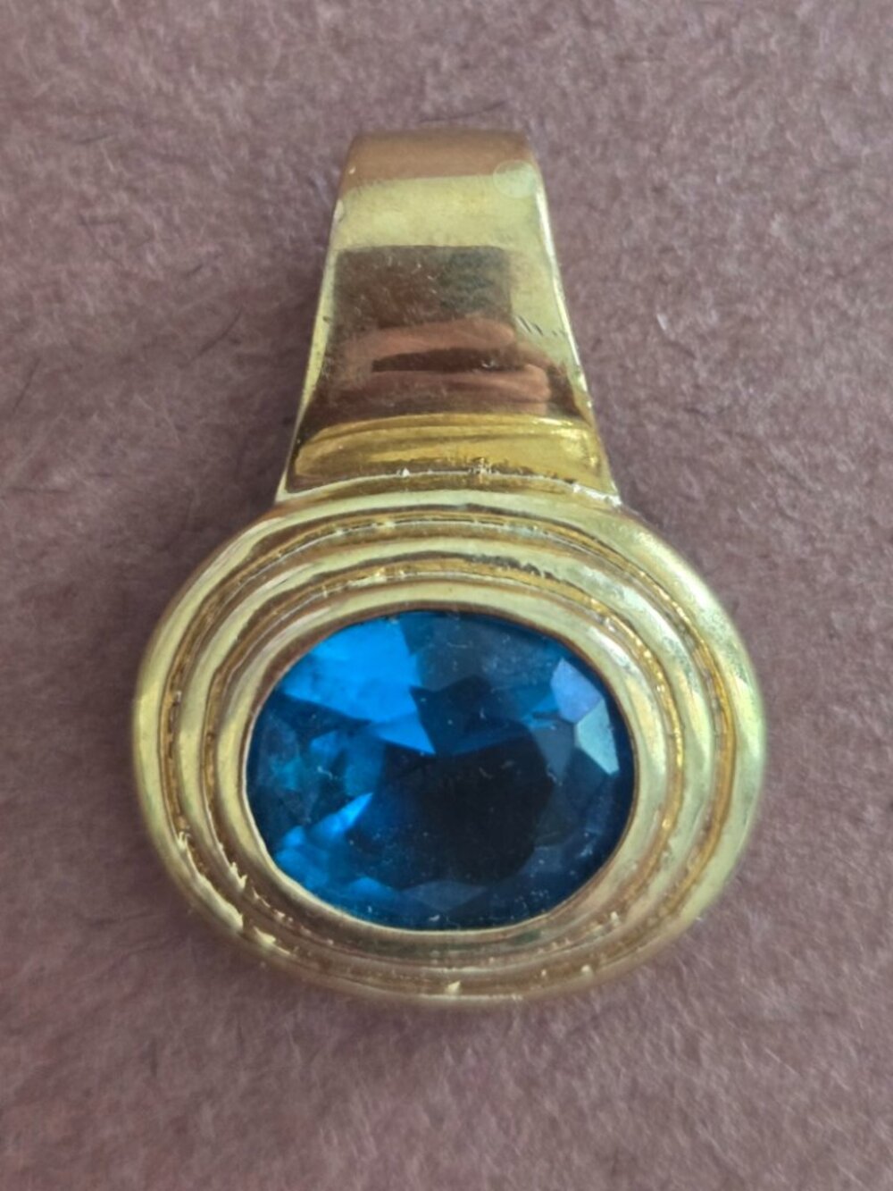 Gold Tone Beautiful Pendant